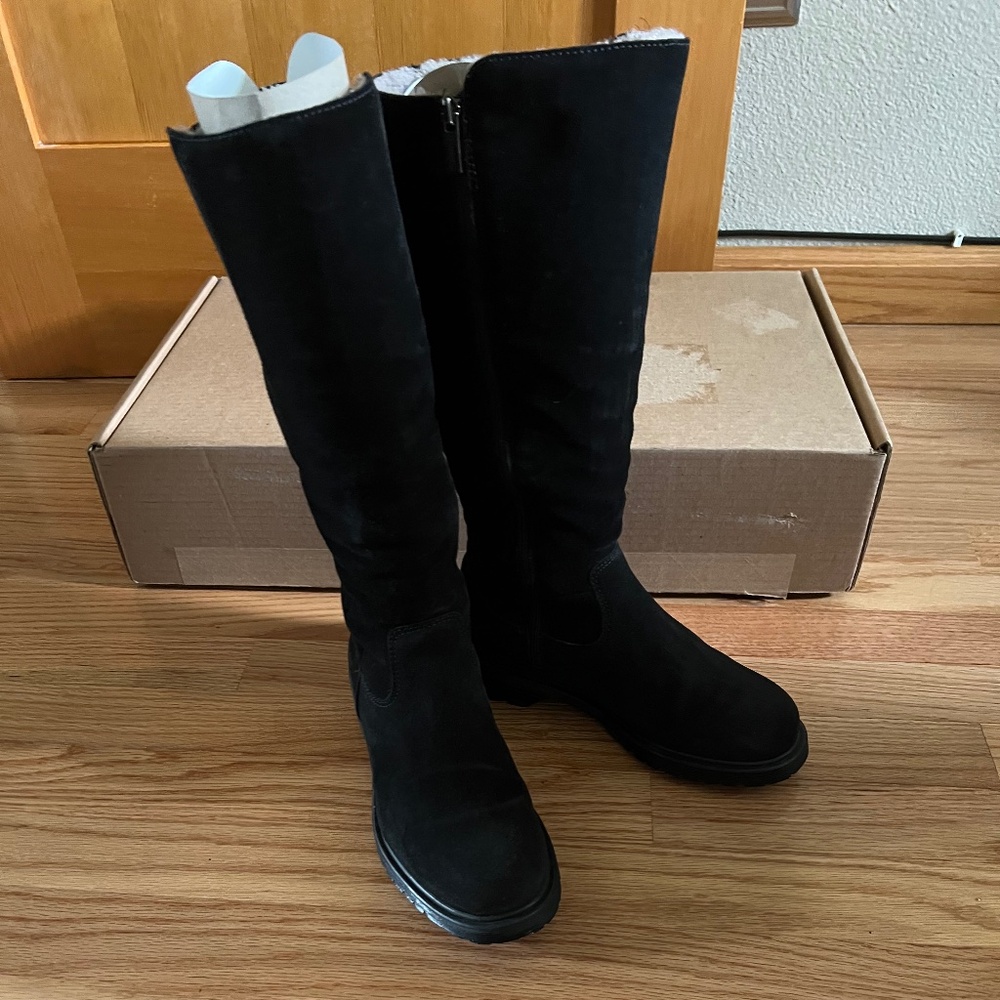 La Canadienne HELENE SHEARLING-LINED SUEDE BOOT Size 6 (36.5 EU) - Black suede